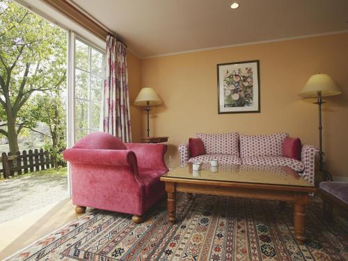 room detail thumbnail 2