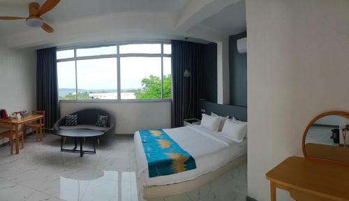 room detail thumbnail 1