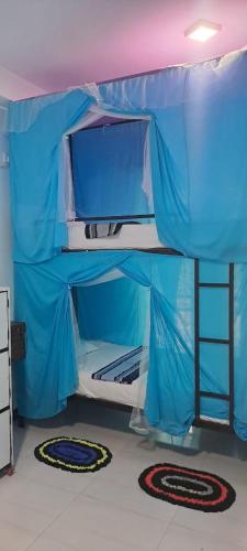 1 bunk bed