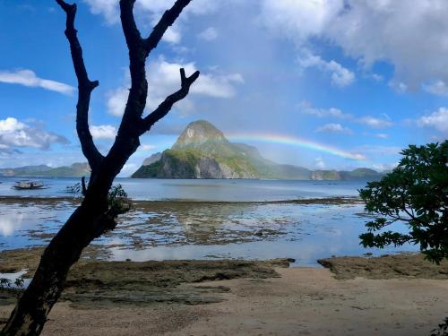OIA Beach Hostel - El Nido
