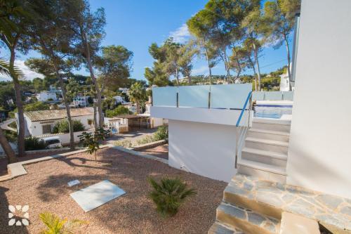 Villa Mirlo Blanco by Abahana Villas - image 5
