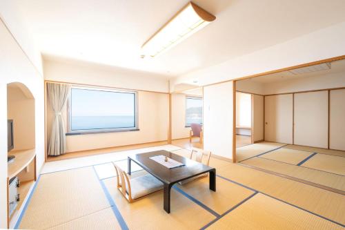 Ocean Front Japanese Suite