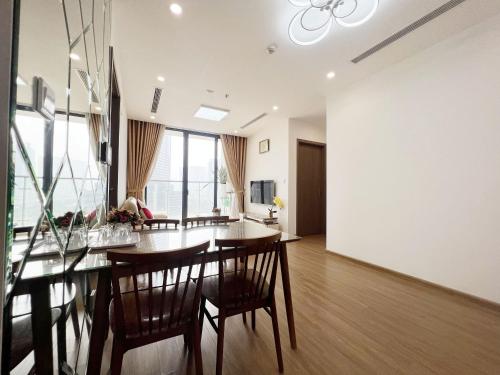 Luxury Apartment Vinhomes Skylake