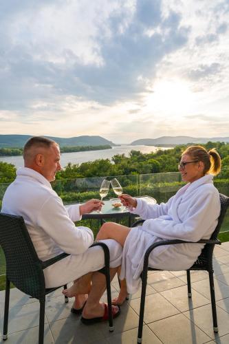 Erkély/terasz, Akvarell Apartmanház (Akvarell Apartmanhaz) in Zebegény