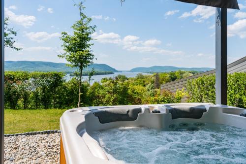 Közeli látványosságok, Akvarell Apartmanház (Akvarell Apartmanhaz) in Zebegény