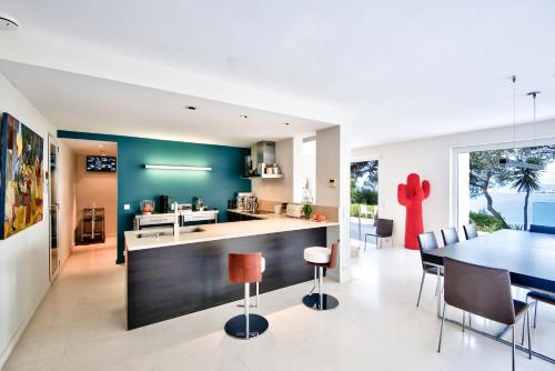 Villa Mont Boron, vue mer exceptionnelle, Nice (photo 11)