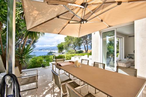 Villa Mont Boron, vue mer exceptionnelle, Nice (photo 4)