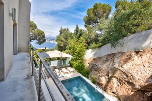 Villa Mont Boron, vue mer exceptionnelle, Nice (photo 3)