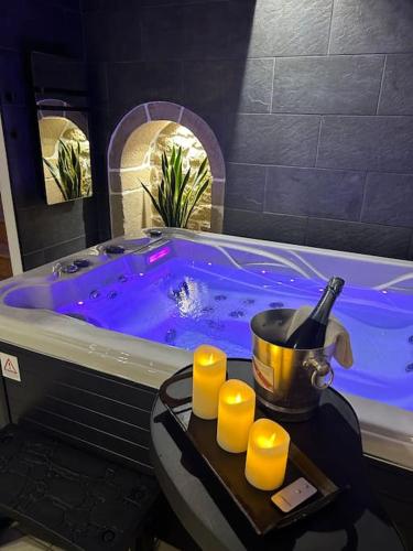 L'Etreinte, gîte de charme avec jacuzzi intérieur et sauna (L'Etreinte, gite de charme avec jacuzzi interieur et sauna) in Guemene-sur-Scorff