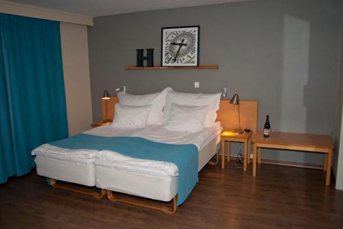 2 twin beds