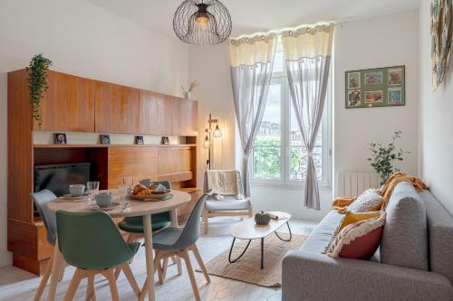 One-Bedroom Apartment image 2