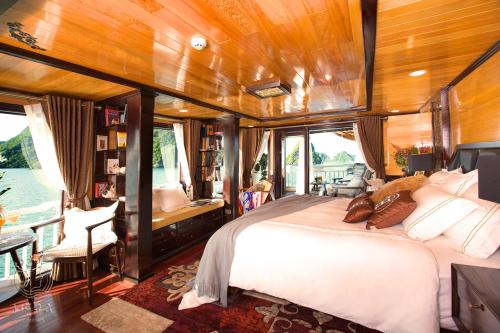 Hera Grand Luxury Cruise