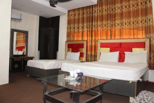 Super Family Guest House - image 12