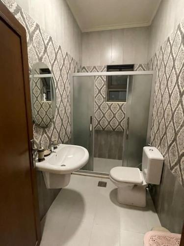 Home away from home with a beautiful view 2 Bedrooms 2 Bathrooms - image 2