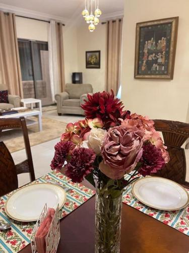 Sunset Balcony Retreat - Spacious and Comfortable 2 Bedrooms 2 Bathrooms - image 11