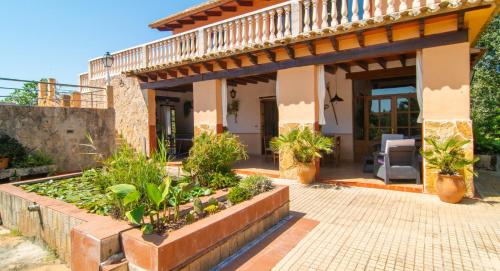 Finca Can Jener by Rentallorca