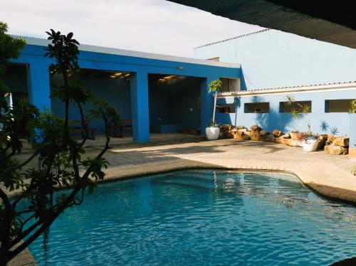 Oceanic Flashpackers accommodation in West Bank Village