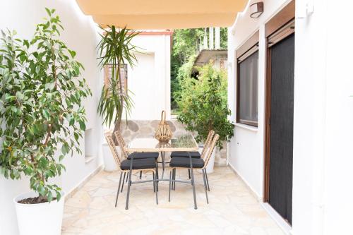 Leaves & Waves in 史圖米奧