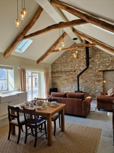 Broomhill Barns in Martletwy