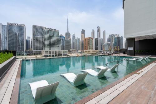GuestReady - Majestic canal and Burj Khalifa view, Dubai