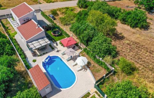 Villa Loni Trogir Marina with pool 55 m2 - 3 E-bike free use