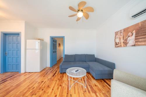 Apartment with Sea View image 5