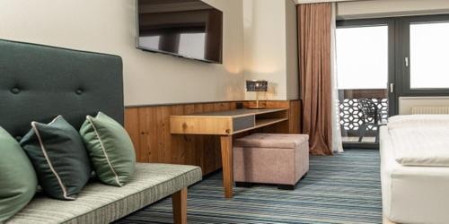 Superior Double Room with Balcony and mountain view  image 3