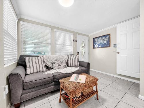 Flamingo Large 3 bed 2 bath 2 story beach condo in Bradenton Beach, USA