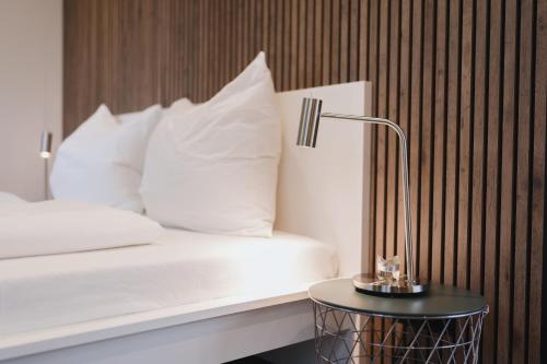 Homely Berlin - Luxury Loft, Modern, Near Kurfürstendamm I Cafe, Berlin (photo 6)