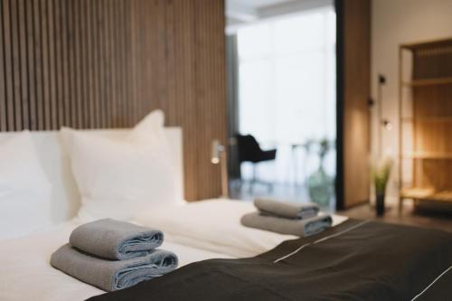 Homely Berlin - Luxury Loft, Modern, Near Kurfürstendamm I Cafe, Berlin (photo 10)