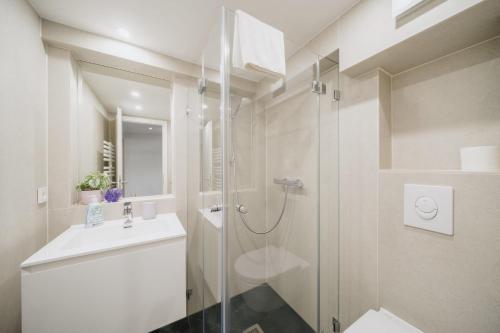 Homely Berlin - Luxury Loft, Modern, Near Kurfürstendamm I Cafe, Berlin (photo 3)