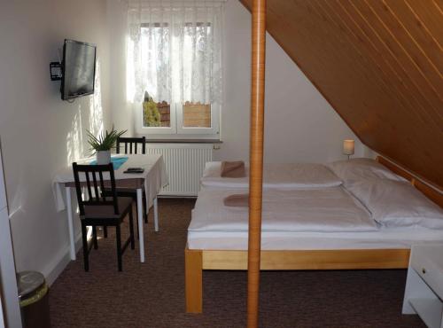 2 twin beds