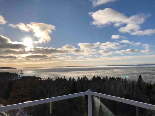 Skats, The Carriage House - Tranquility With A View in Lords Cove (NB)