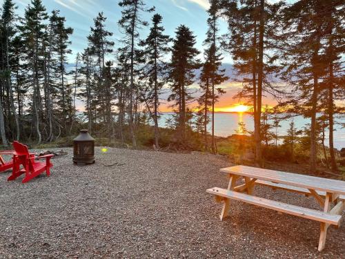 Iekārtas, The Carriage House - Tranquility With A View in Lords Cove (NB)