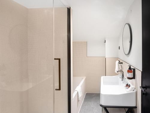 Maisons du Monde Hôtel & Suites - La Rochelle Vieux Port - image 13