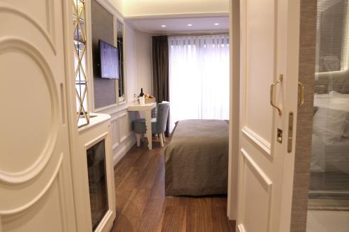 Superior Room image 8
