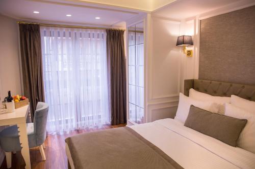 Superior Room image 5