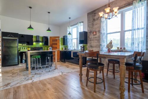 chalet au grée des étoiles (chalet au gree des etoiles) in Rivière-Matawin (QC)