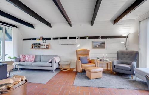  Beautiful Home In Hadsund With Kitchen in Hadsund