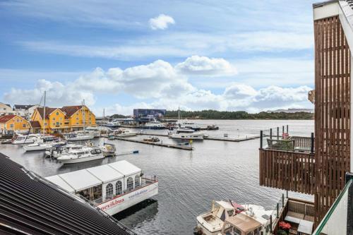 Florø Apartments Hotell in โฟลโร
