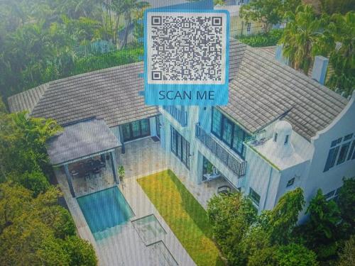 Tons of Natural Light Private Star Home in Miami, USA