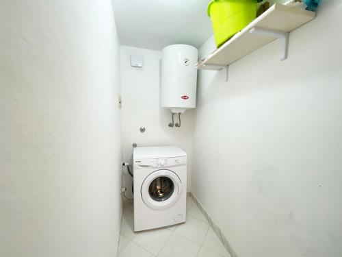Two-Bedroom Apartment with Sea View image 3