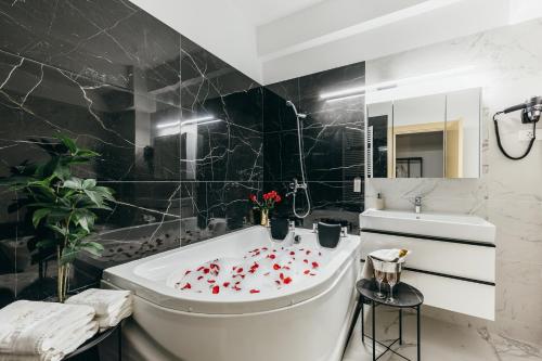 浴室, HOTEL AGORA Mures in 特爾古穆列什