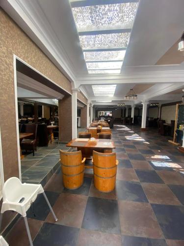 Étterem, Hanu Satului in Tomis Nord