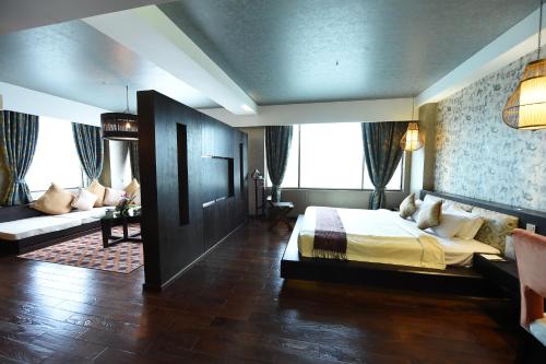 Rose Garden Hotel near Yangon Central Railway Station