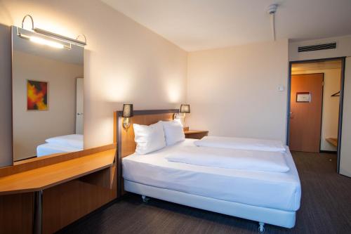 2 twin beds