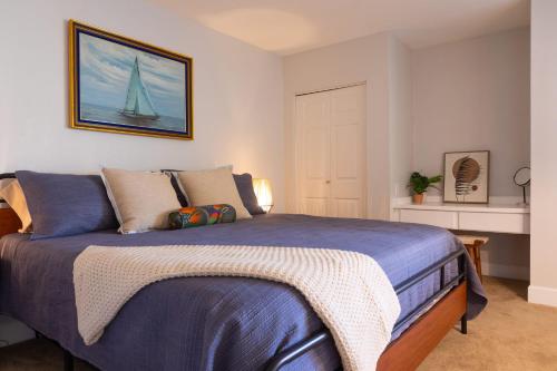 Chic Condo with Heated Pool and Spa Old Town Scottsdale - Tap to explore photos