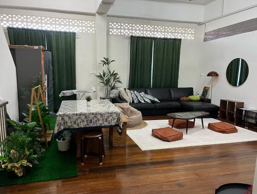 La Wood Homestay near Kuala Besut Jetty in Besut