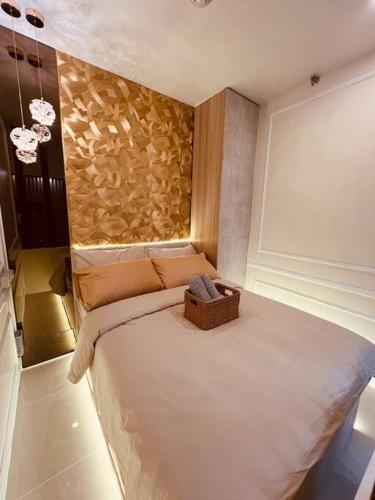Henica Suite Fame Residences