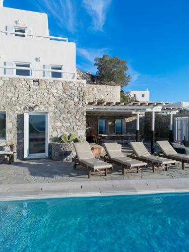Villa with Private Pool image 5